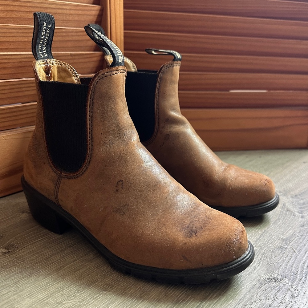 SOLD: Blundstone Heeled #1677